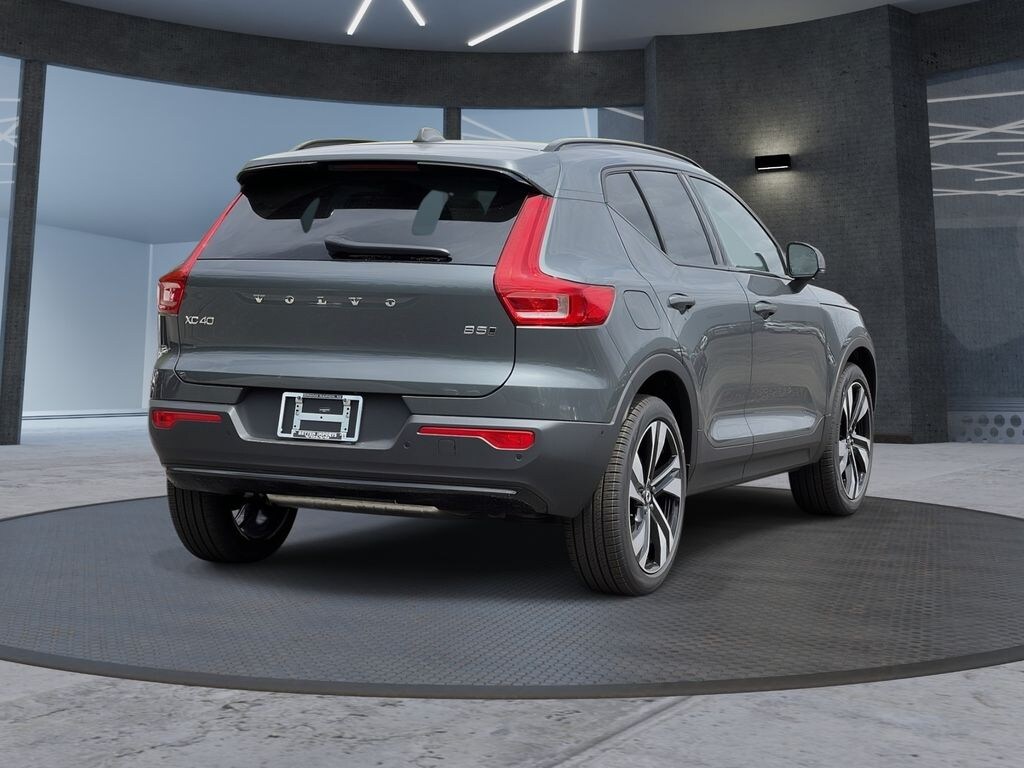 New 2026 Volvo XC40 B5 Ultra SUV
