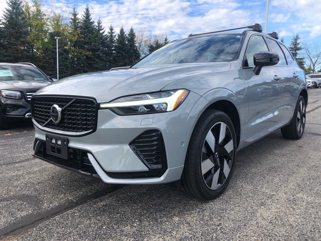 Used 2025 Volvo XC60 plug-in hybrid T8 Plus SUV