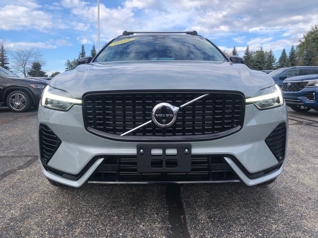 Used 2025 Volvo XC60 plug-in hybrid T8 Plus SUV