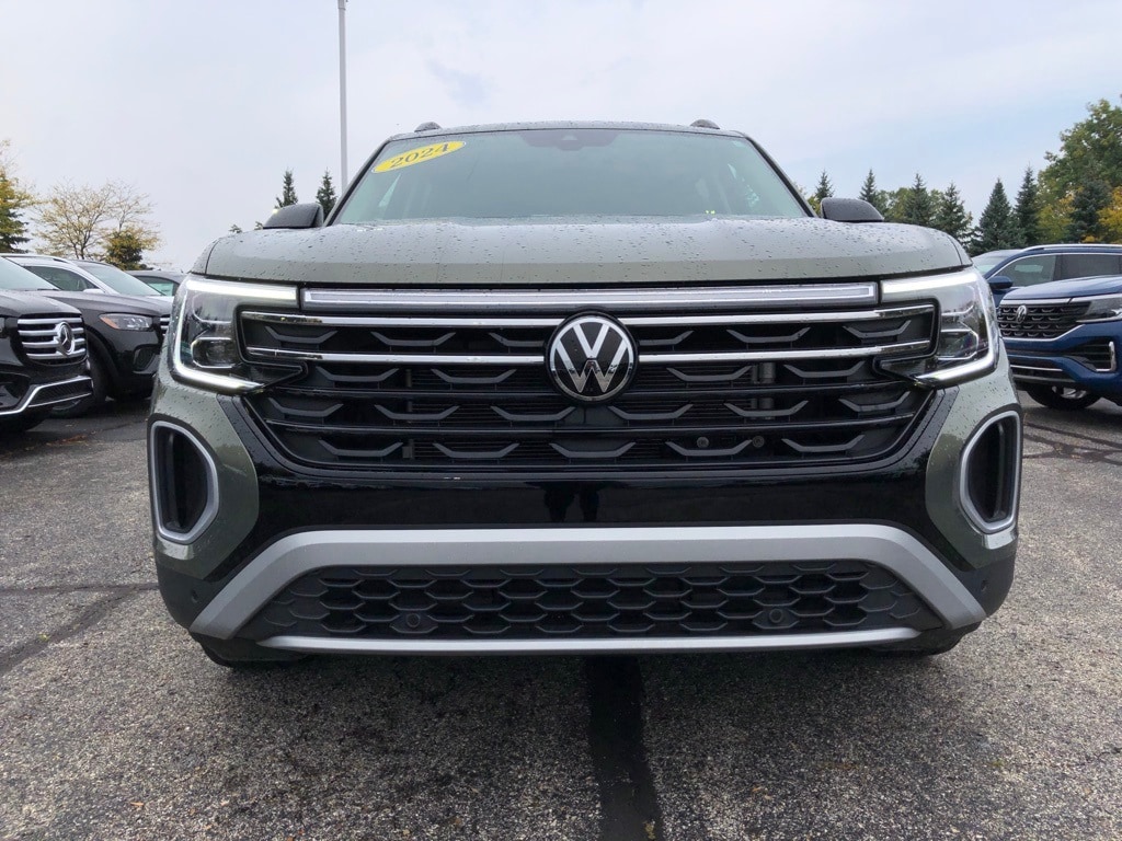 Used 2024 Volkswagen Atlas 2.0T Peak Edition SE w/Technology SUV
