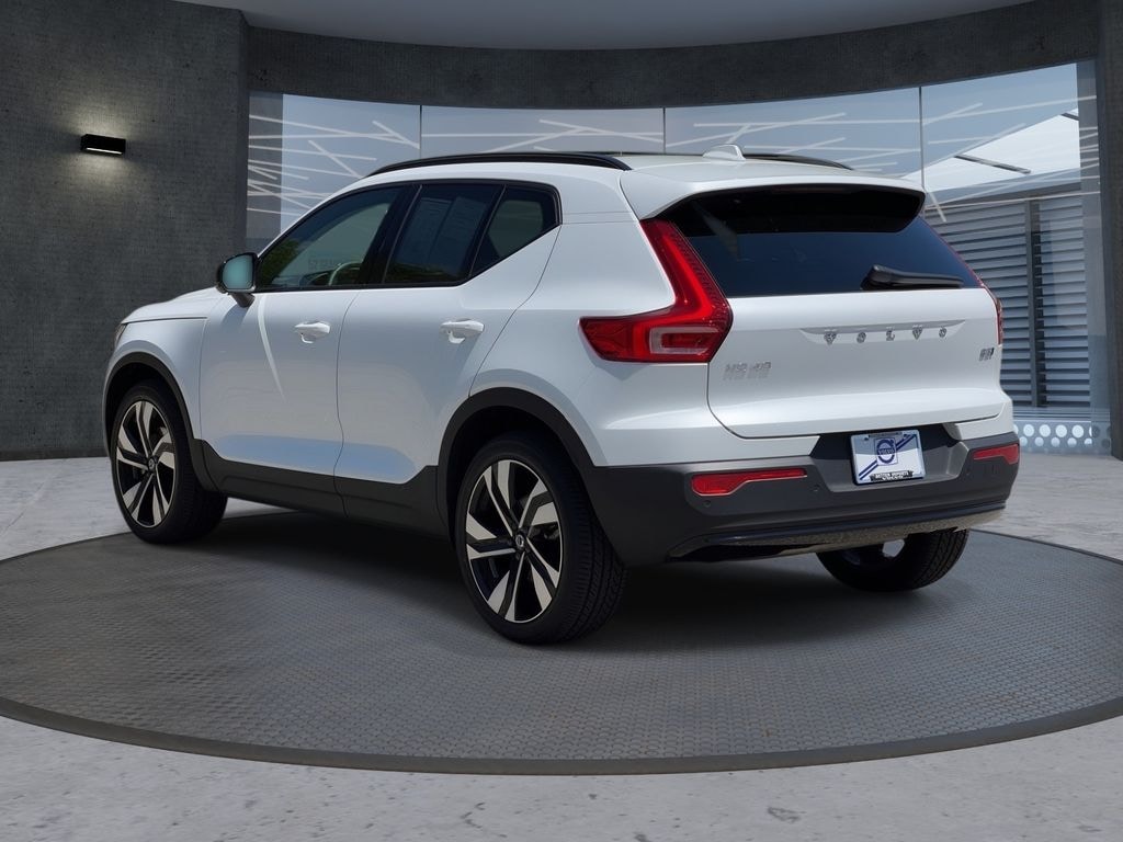 Used 2023 Volvo XC40 B5 AWD Ultimate Dark SUV