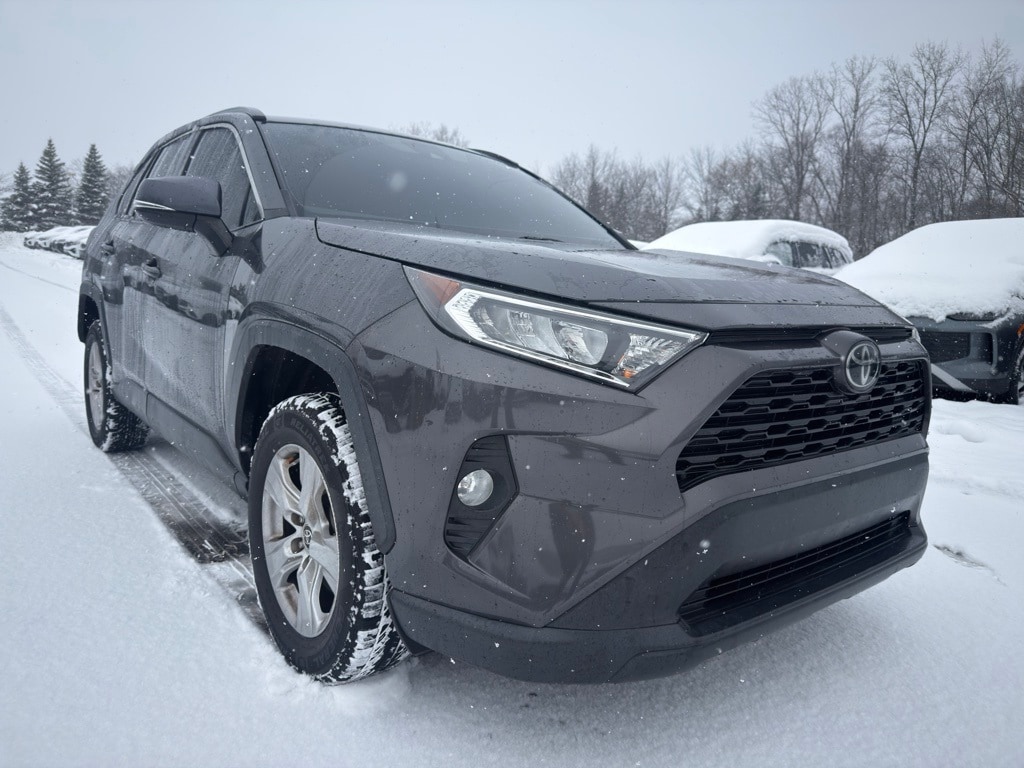 2021 Toyota RAV4 XLE's photo