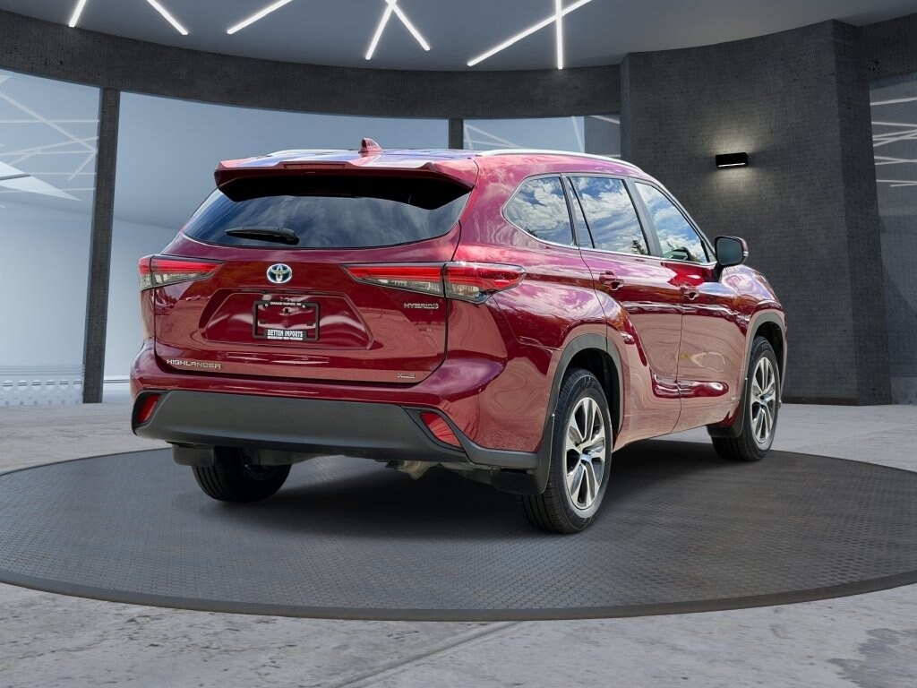 Used 2023 Toyota Highlander Hybrid XLE SUV