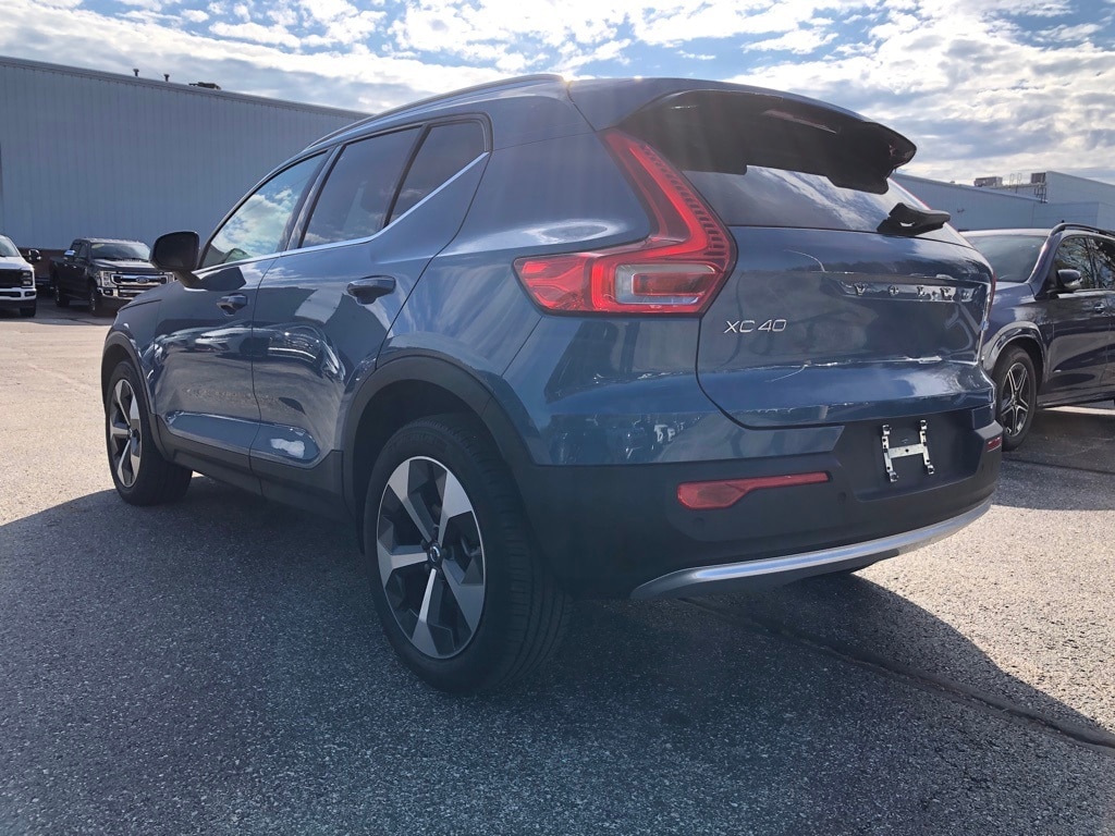 Used 2023 Volvo XC40 B5 AWD Plus Bright SUV