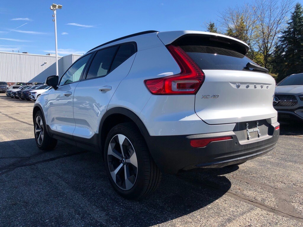 2023 Volvo XC40 AWD Plus photo 4