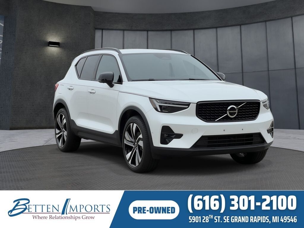 Used 2023 Volvo XC40 B5 AWD Ultimate Dark SUV