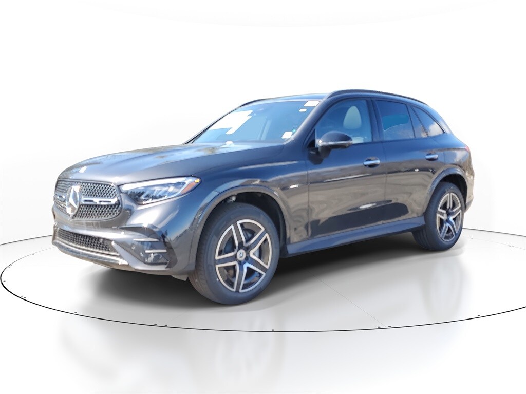 2025 Mercedes Benz GLC 300 4MATIC photo 2