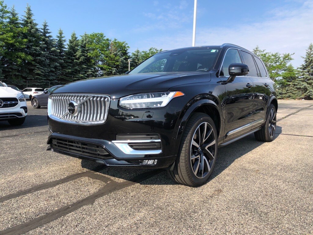 2025 Volvo XC90 Plus photo 2