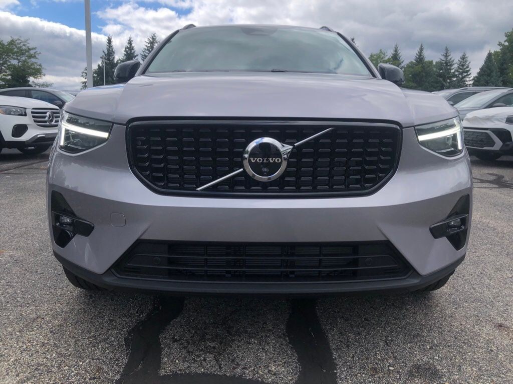 Used 2026 Volvo XC40 B5 Plus SUV