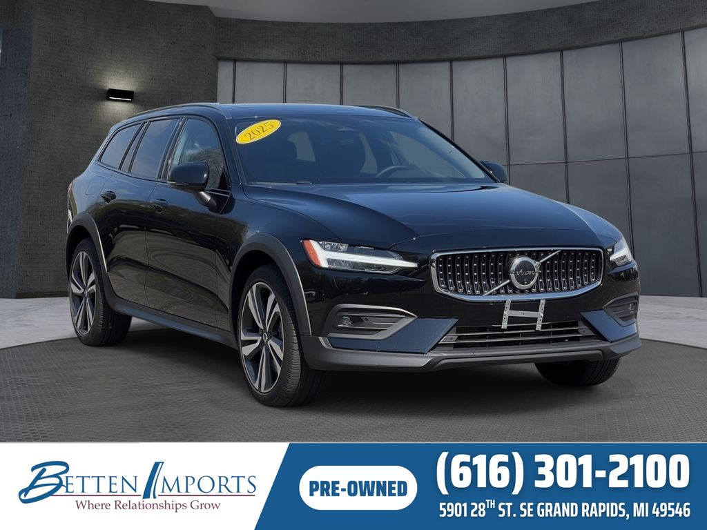 2025 Volvo V60 Cross Country B5 Plus AWD's photo