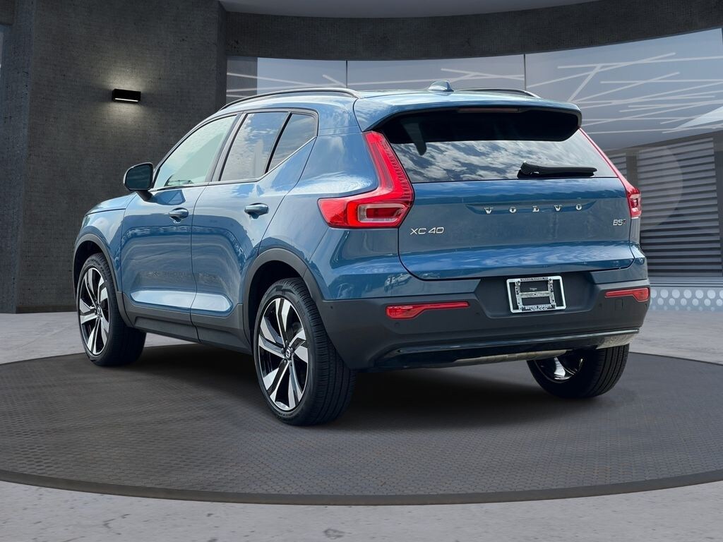 Used 2025 Volvo XC40 B5 Ultra Dark Theme SUV
