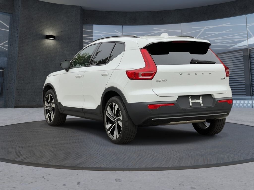 Used 2023 Volvo XC40 B5 AWD Ultimate Dark SUV