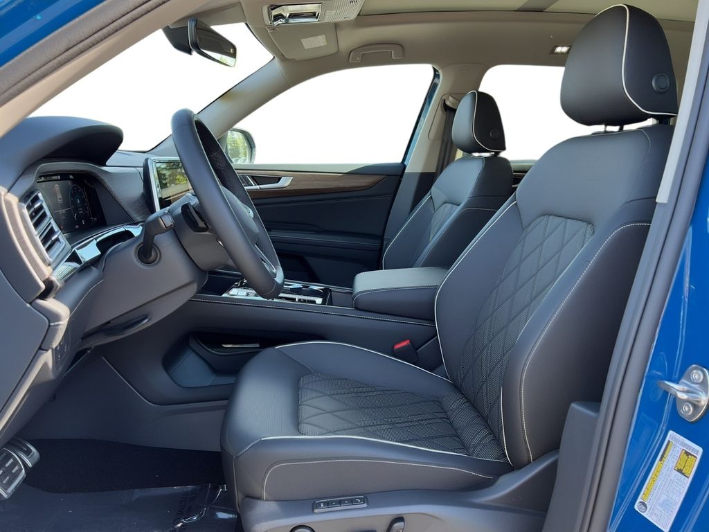 2025 Volkswagen Atlas SEL Premium R-Line - Photo 6
