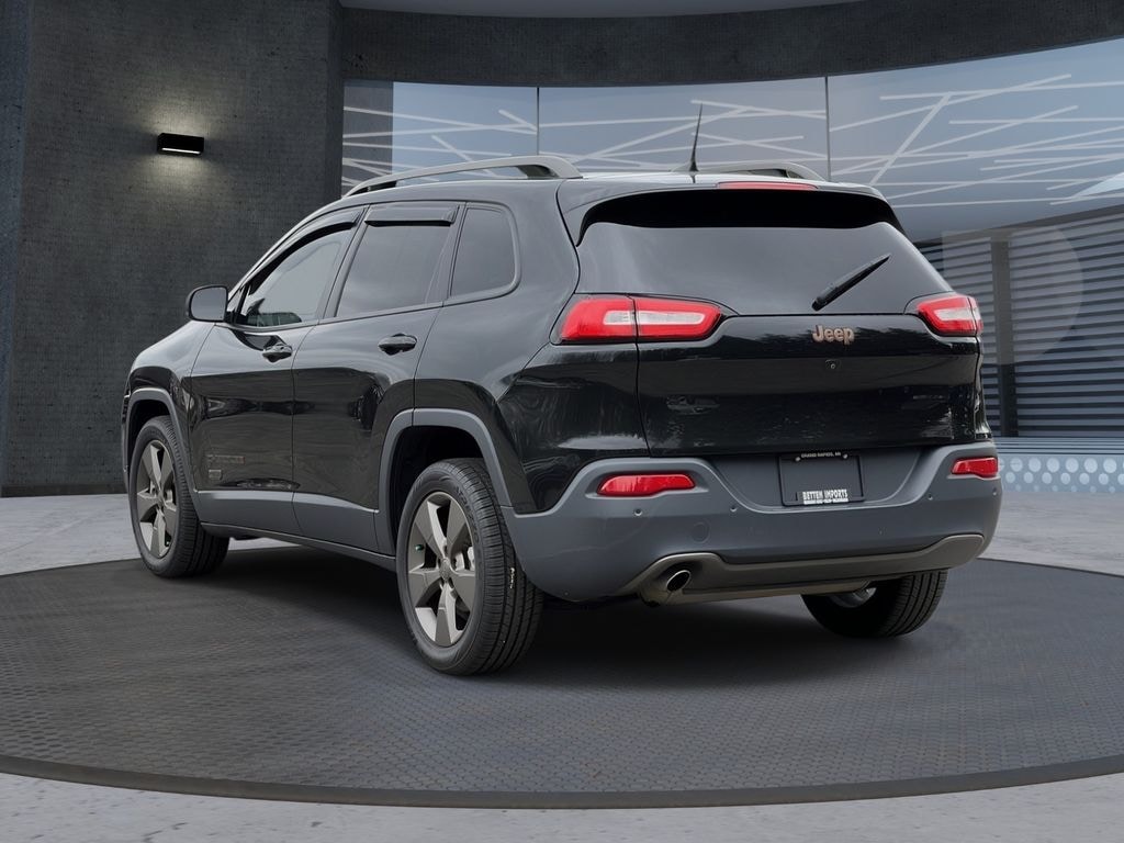 Used 2016 Jeep Cherokee Latitude FWD SUV