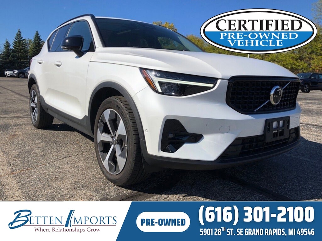 Used 2023 Volvo XC40 B5 AWD Plus Dark SUV