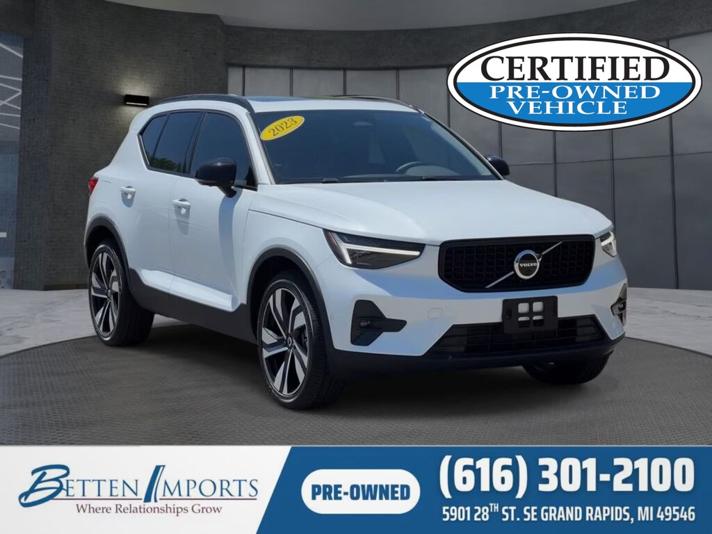 Used 2023 Volvo XC40 B5 AWD Ultimate Dark SUV