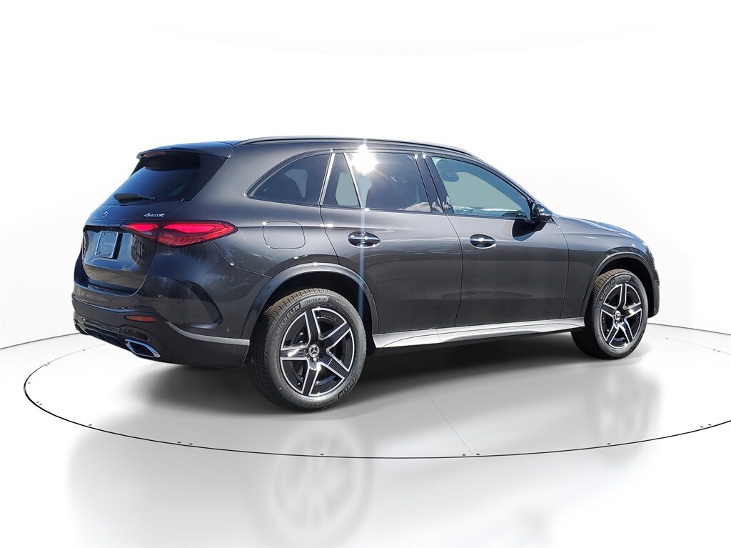 2025 Mercedes Benz GLC 300 4MATIC photo 4