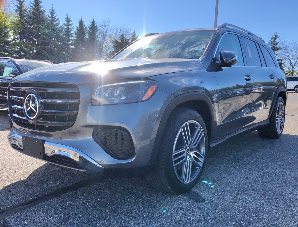2024 Mercedes Benz GLS 450 4MATIC photo 2