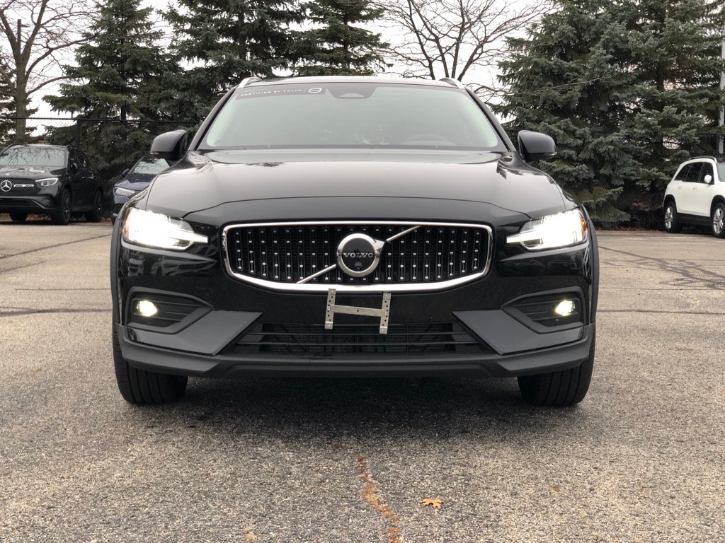 Certified 2025 Volvo V60 Cross Country B5 Plus Wagon
