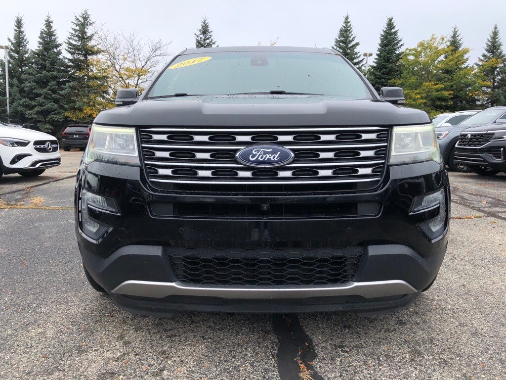 2017 Ford Explorer Limited photo 2