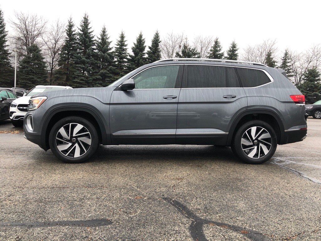 2025 Volkswagen Atlas SEL photo 4