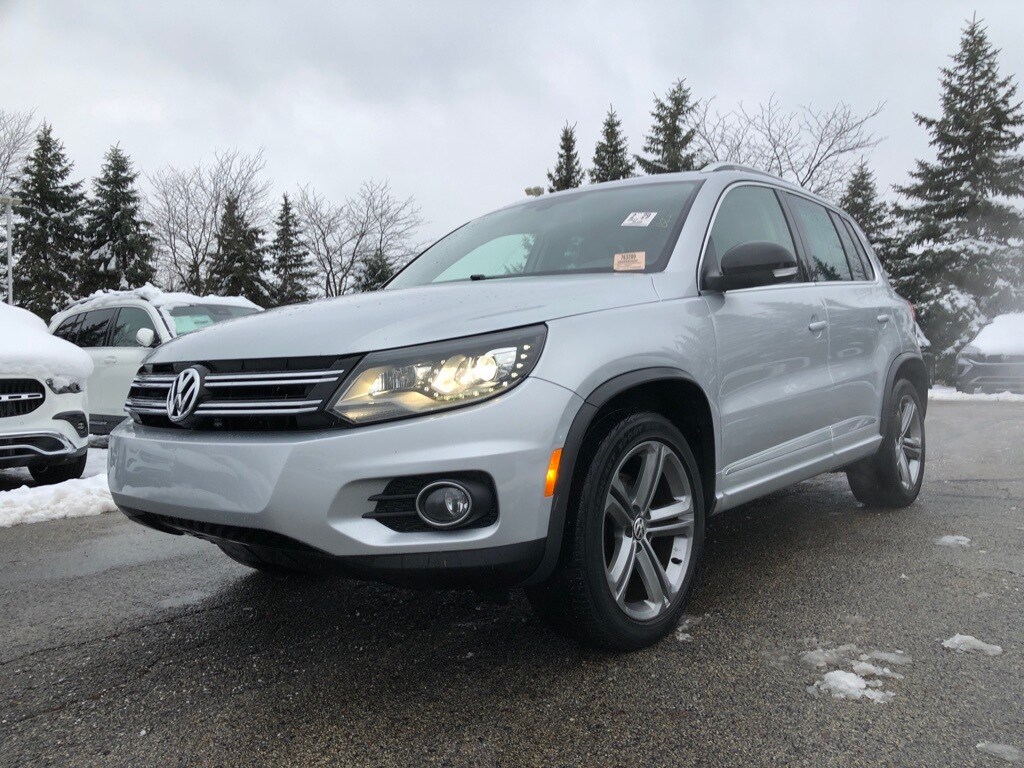 2017 Volkswagen Tiguan Sport photo 2