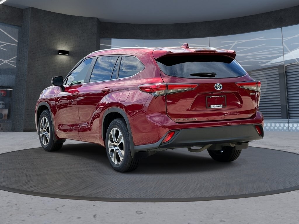 Used 2023 Toyota Highlander Hybrid XLE SUV