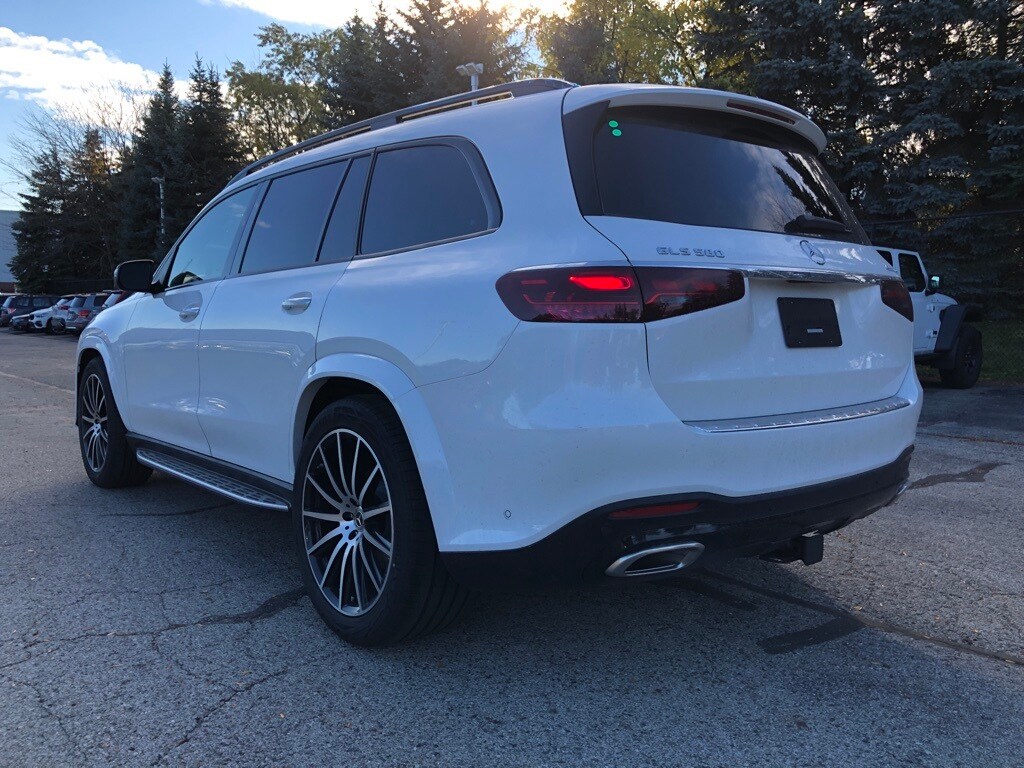 2026 Mercedes Benz GLS 580 4MATIC photo 4