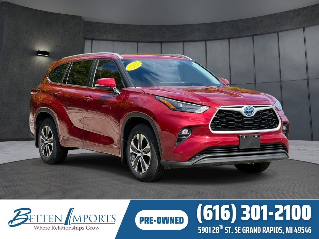 Used 2023 Toyota Highlander Hybrid XLE SUV