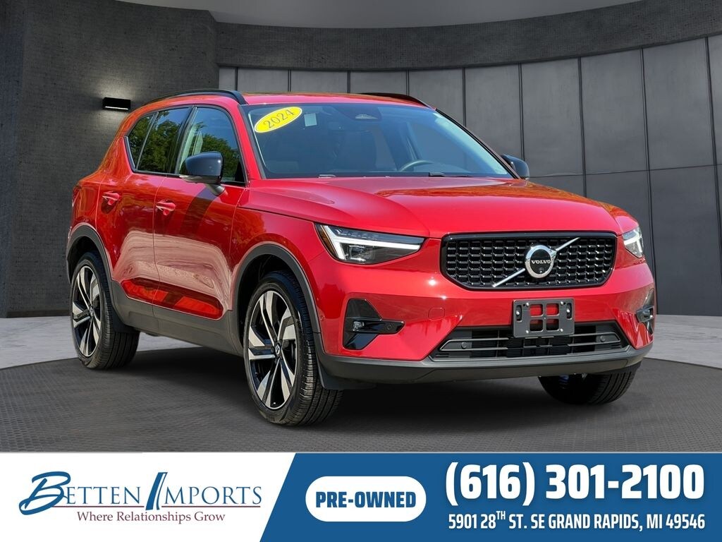 Used 2024 Volvo XC40 B5 Plus Dark SUV