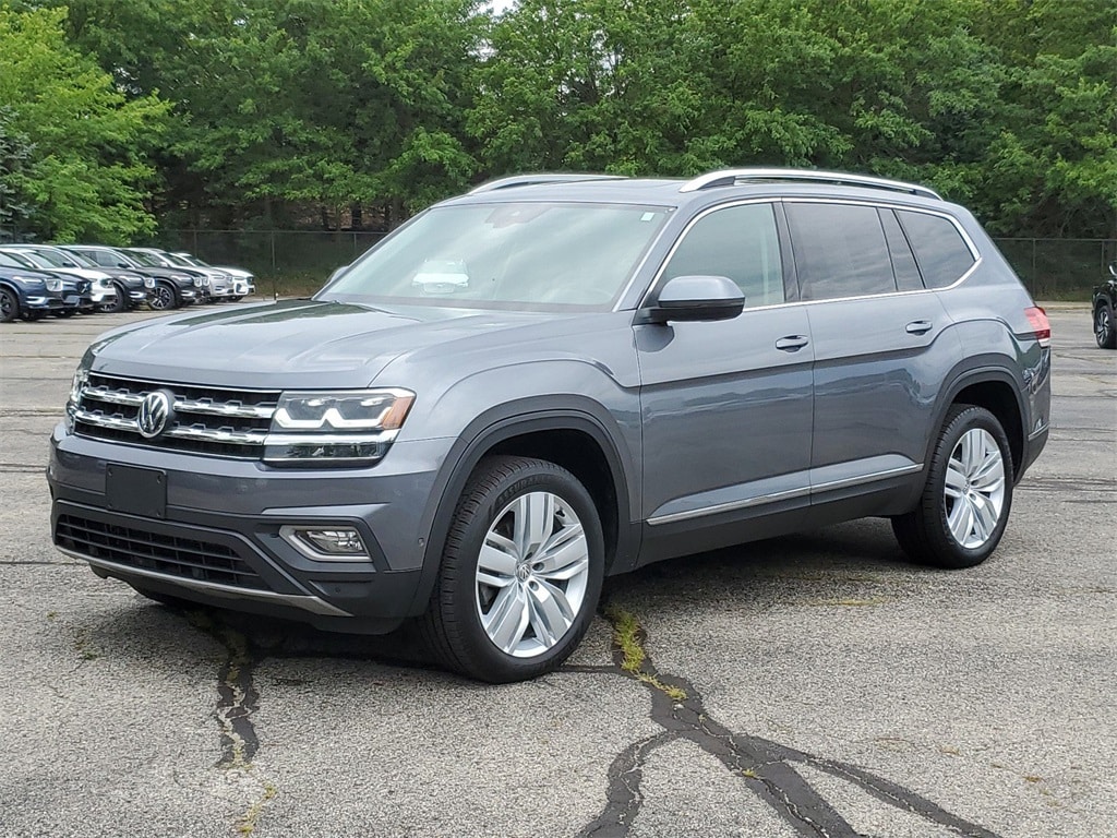 Used 2018 Volkswagen Atlas SEL Premium with VIN 1V2NR2CA8JC563663 for sale in Grand Rapids, MI