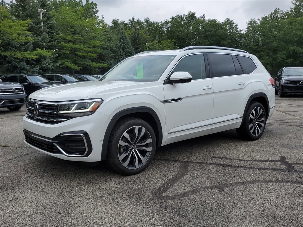 Used 2021 Volkswagen Atlas SEL Premium R-Line with VIN 1V2FR2CA3MC592027 for sale in Grand Rapids, MI