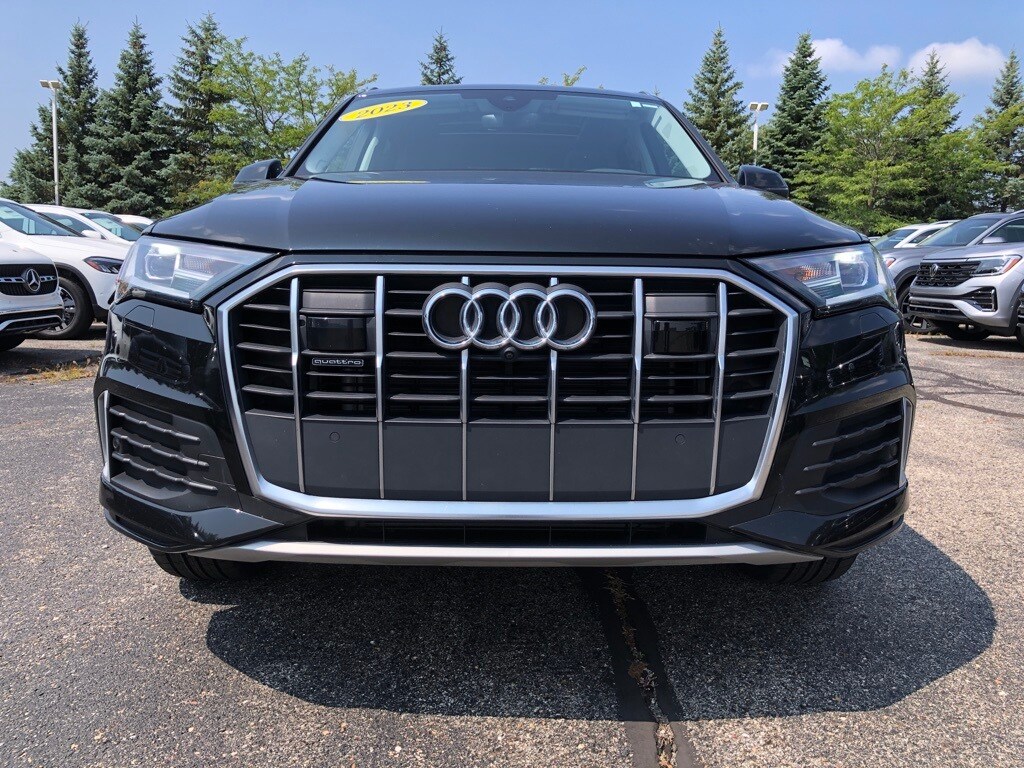 2023 Audi Q7 45 Premium photo 2