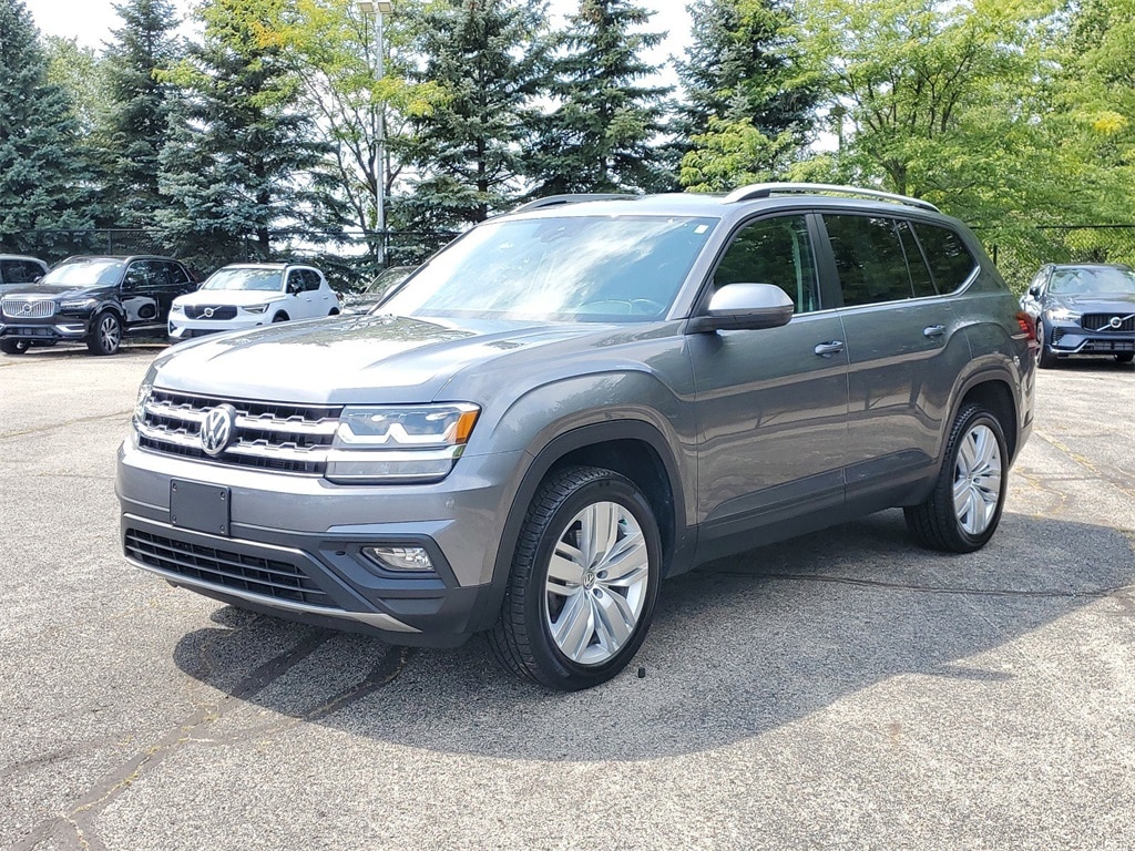 Used 2019 Volkswagen Atlas SE w/Tech with VIN 1V2UR2CA8KC561974 for sale in Grand Rapids, MI