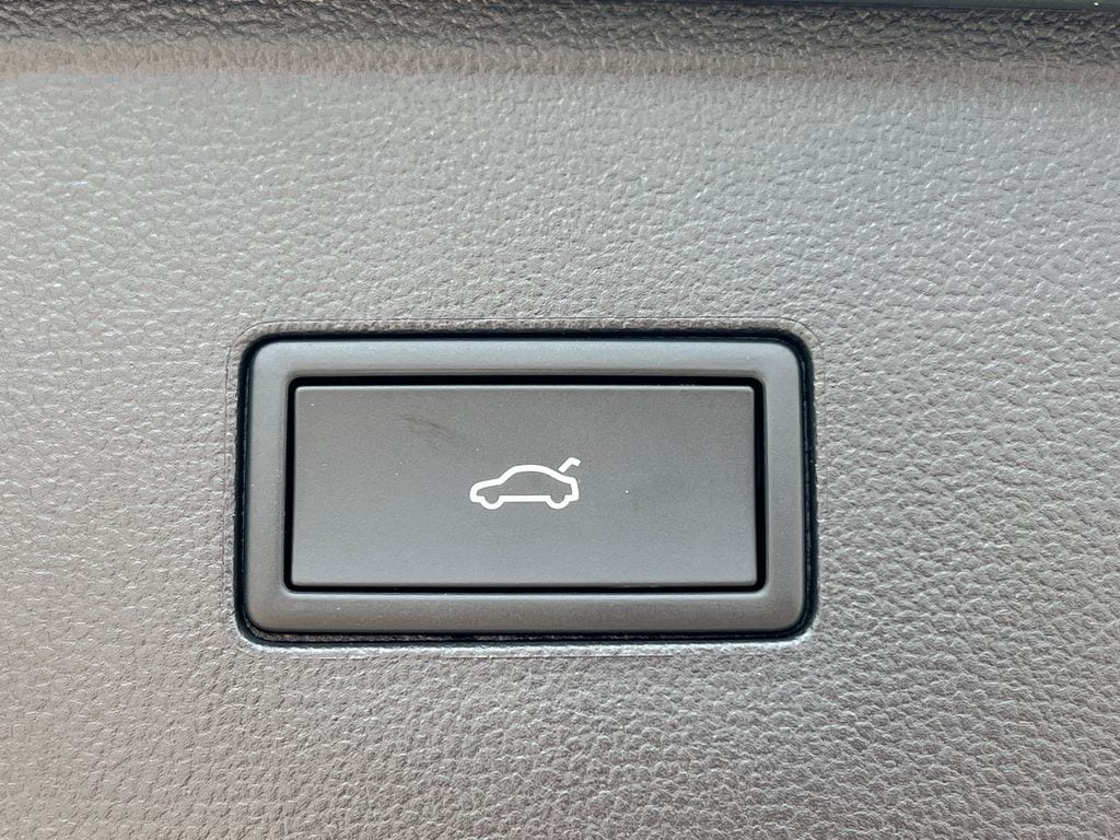 2026 Volkswagen Atlas SE w/Tech - Photo 38