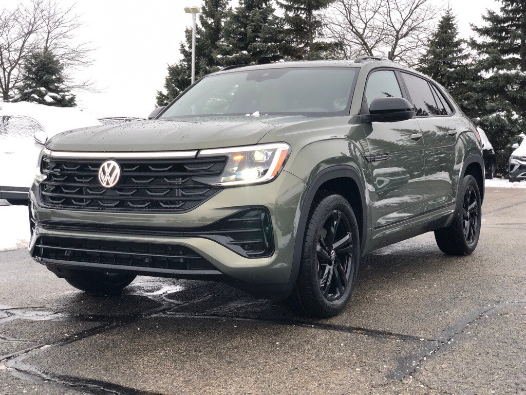 New 2026 Volkswagen Atlas Cross Sport 2.0T SEL R-Line Black SUV