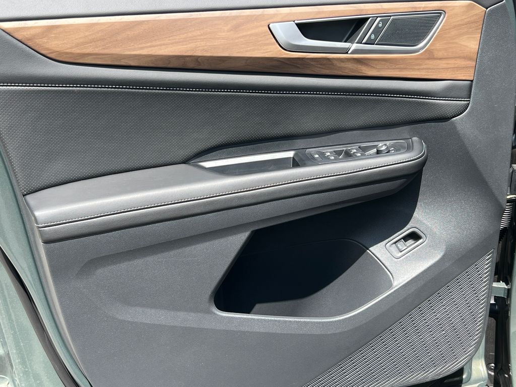 2026 Volkswagen Atlas SE w/Tech - Photo 16