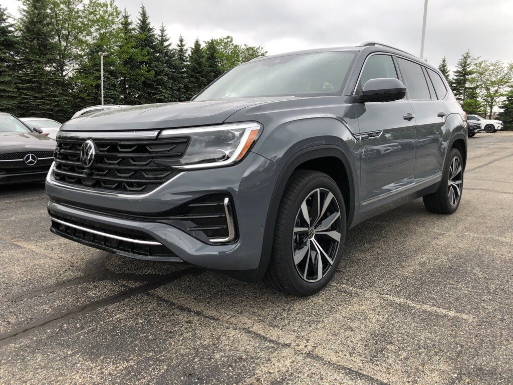 2025 Volkswagen Atlas SEL Premium R-Line photo 3