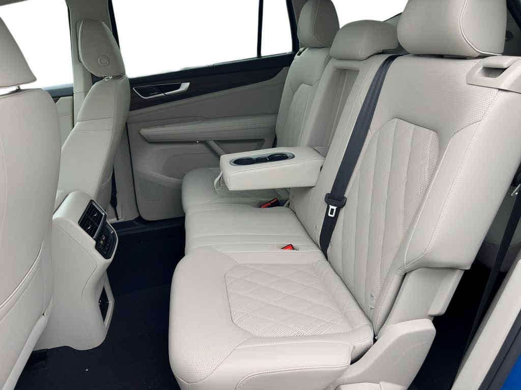 2025 Volkswagen Atlas SEL Premium R-Line - Photo 7