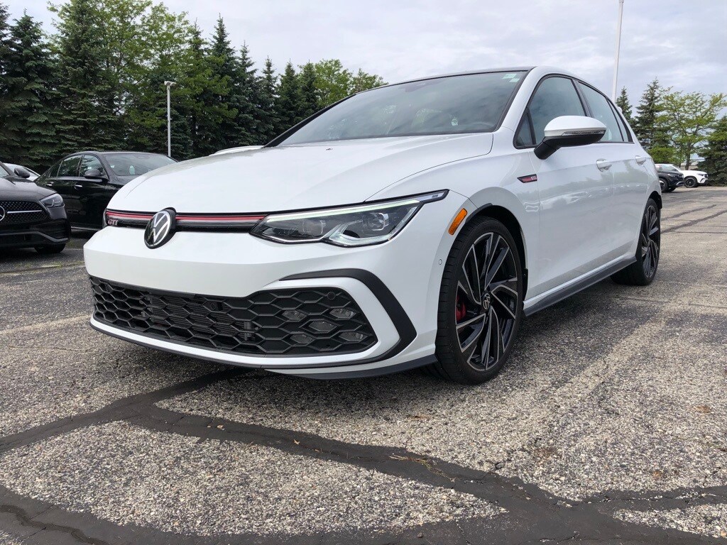 2024 Volkswagen Golf GTI Autobahn photo 3