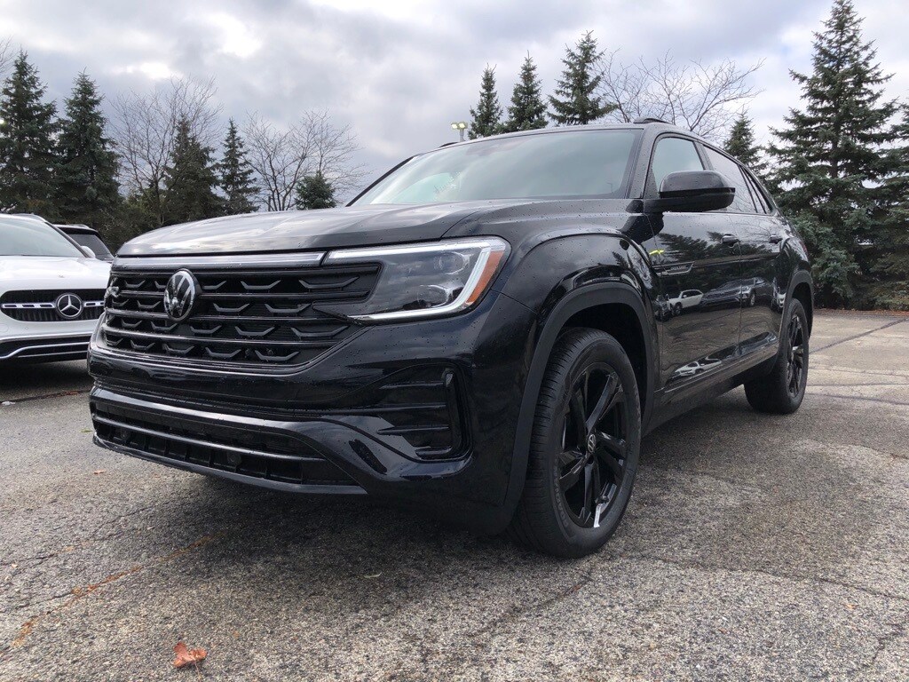 New 2026 Volkswagen Atlas Cross Sport 2.0T SEL R-Line Black SUV