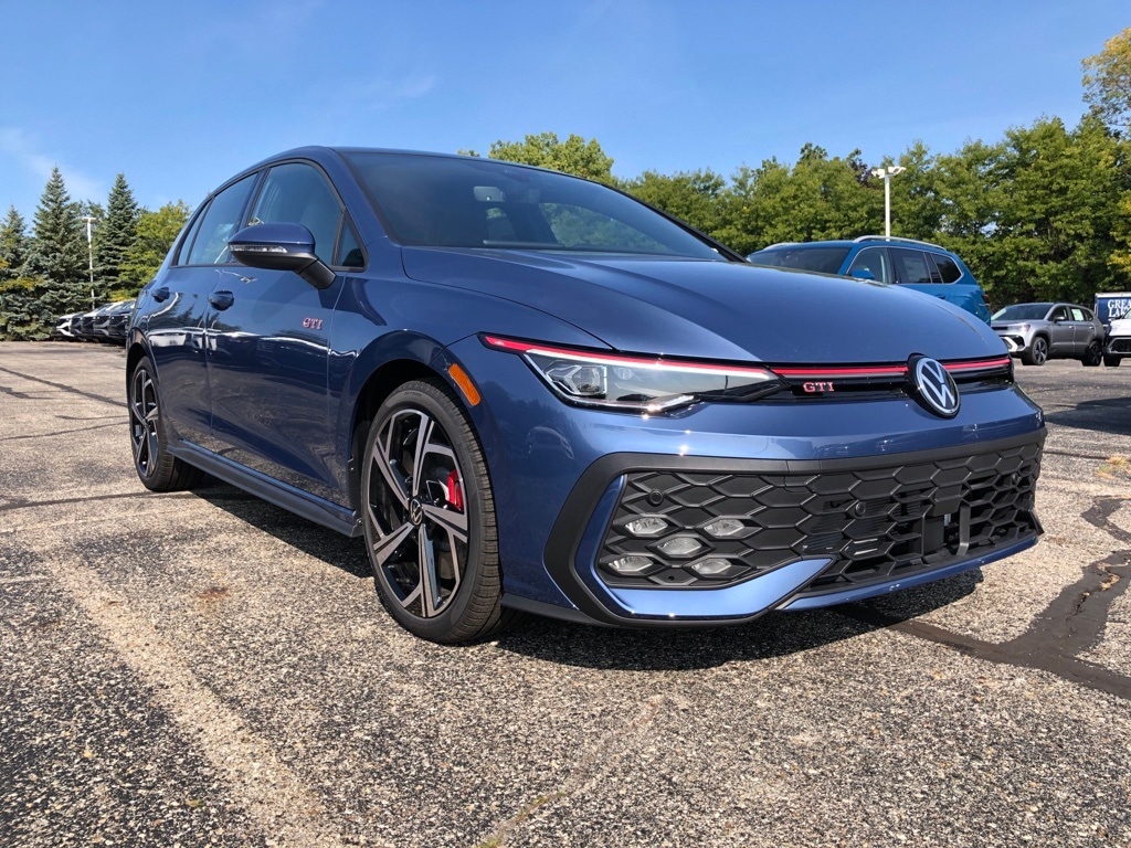 2025 Volkswagen Golf GTI Base's photo