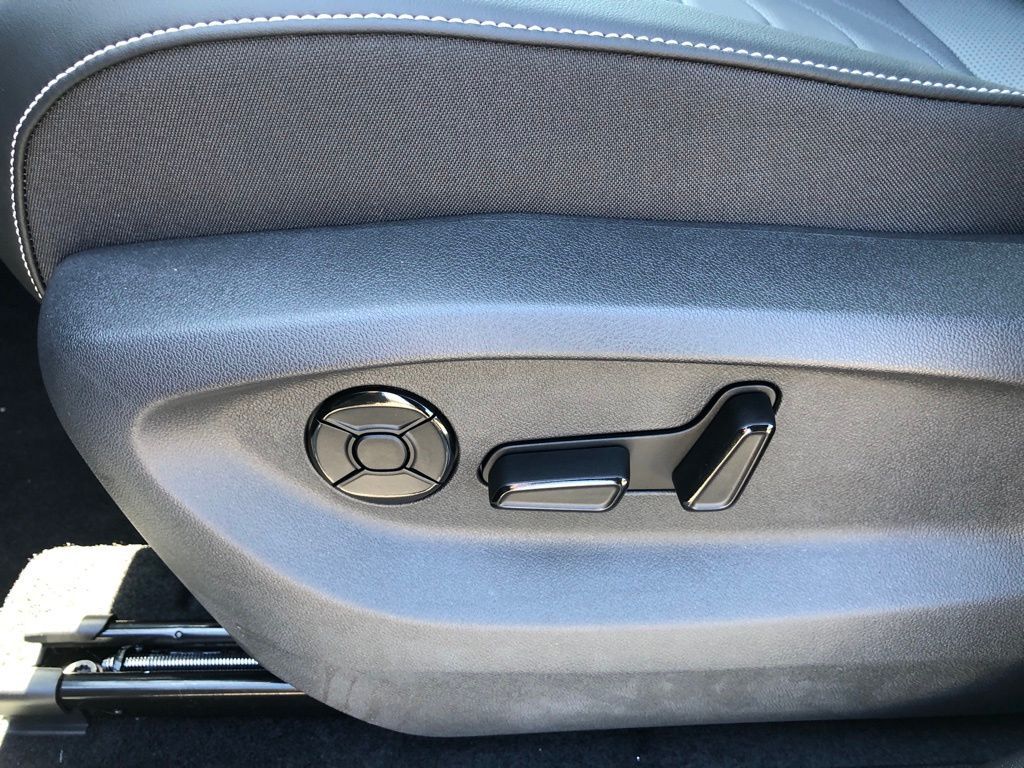 2025 Volkswagen Tiguan SE - Photo 8