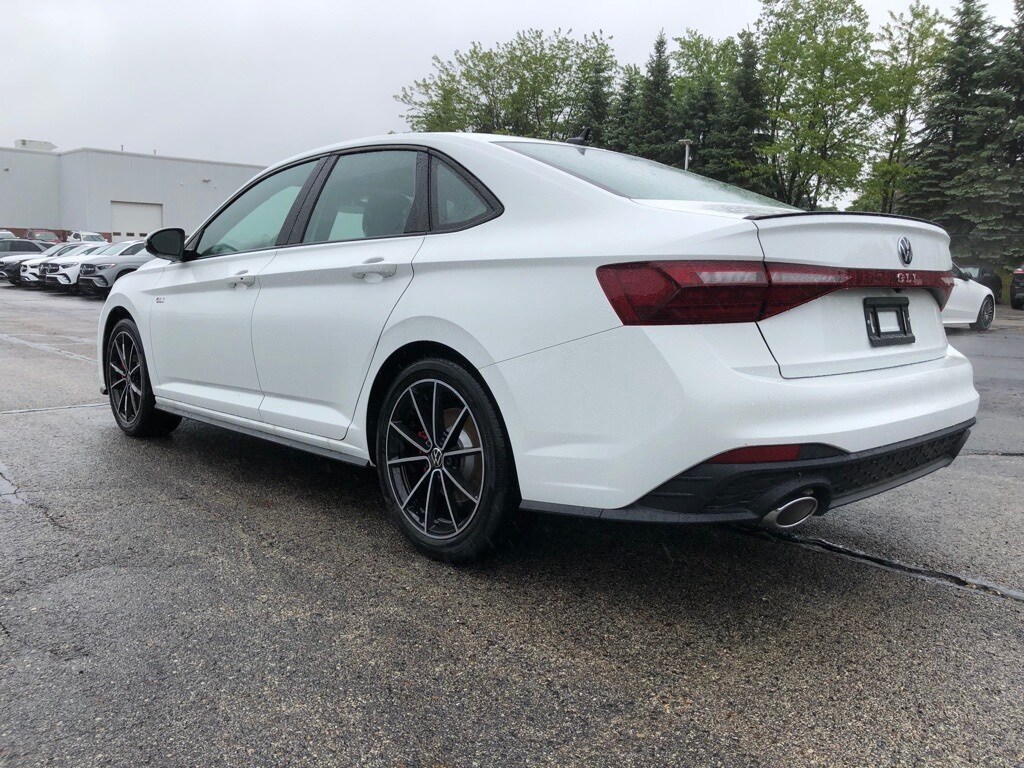 2025 Volkswagen Jetta GLI Autobahn photo 4