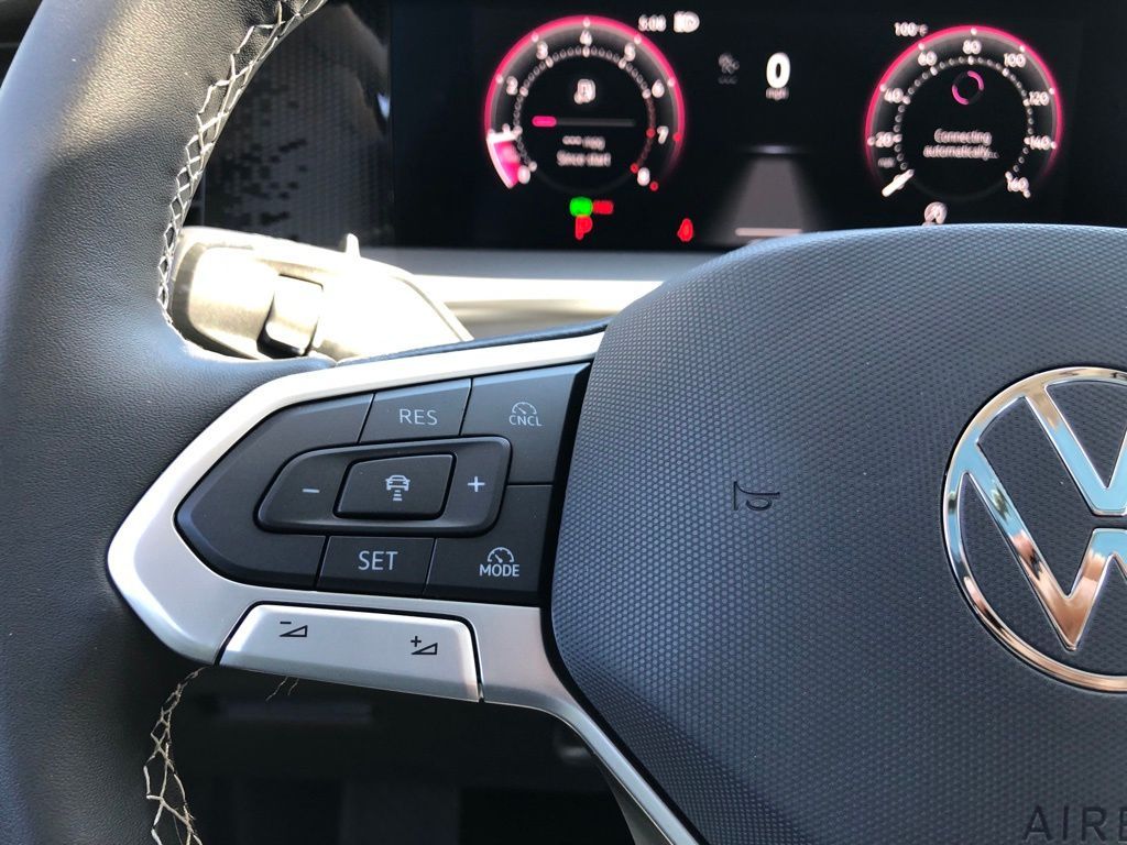 2025 Volkswagen Tiguan SE - Photo 16