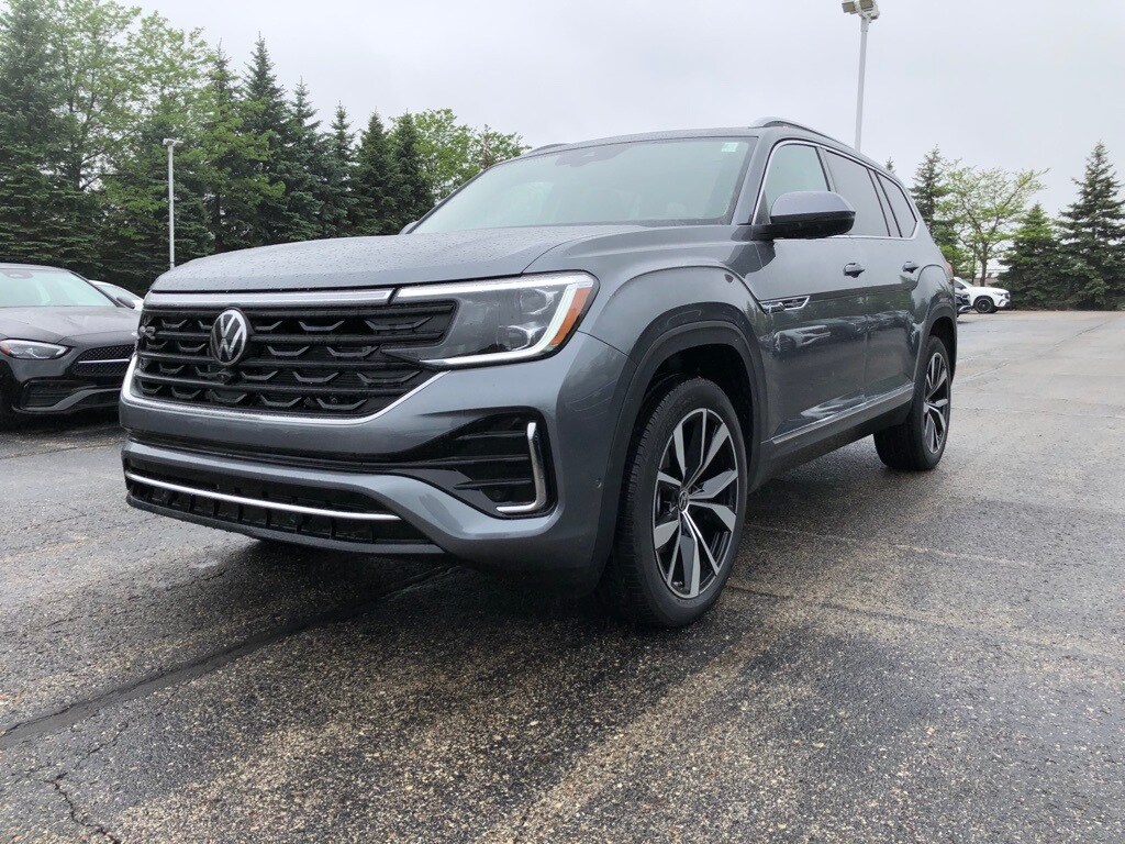 2025 Volkswagen Atlas SEL Premium R-Line photo 3