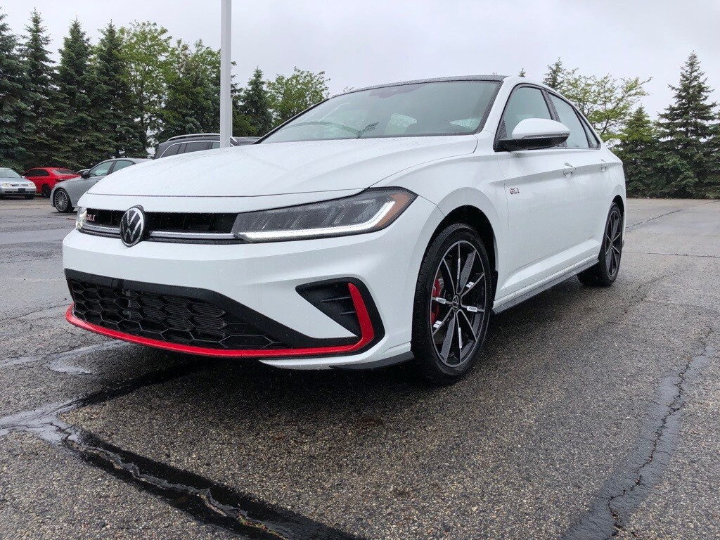 2025 Volkswagen Jetta GLI Autobahn photo 3