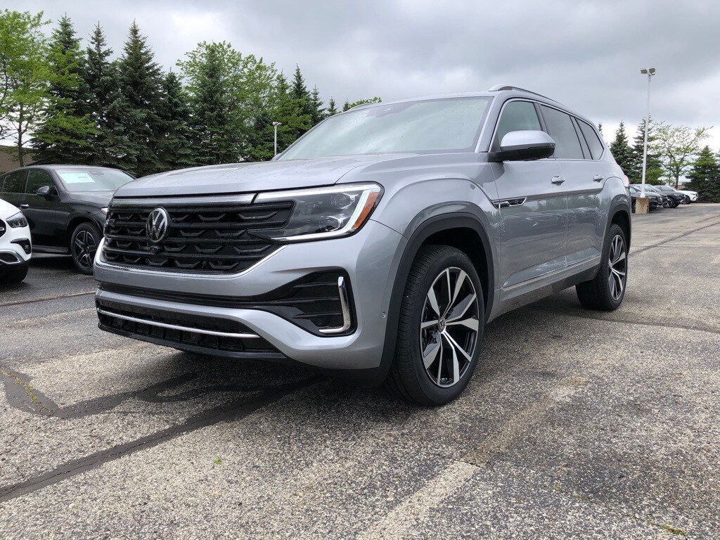 2025 Volkswagen Atlas SEL Premium R-Line photo 3