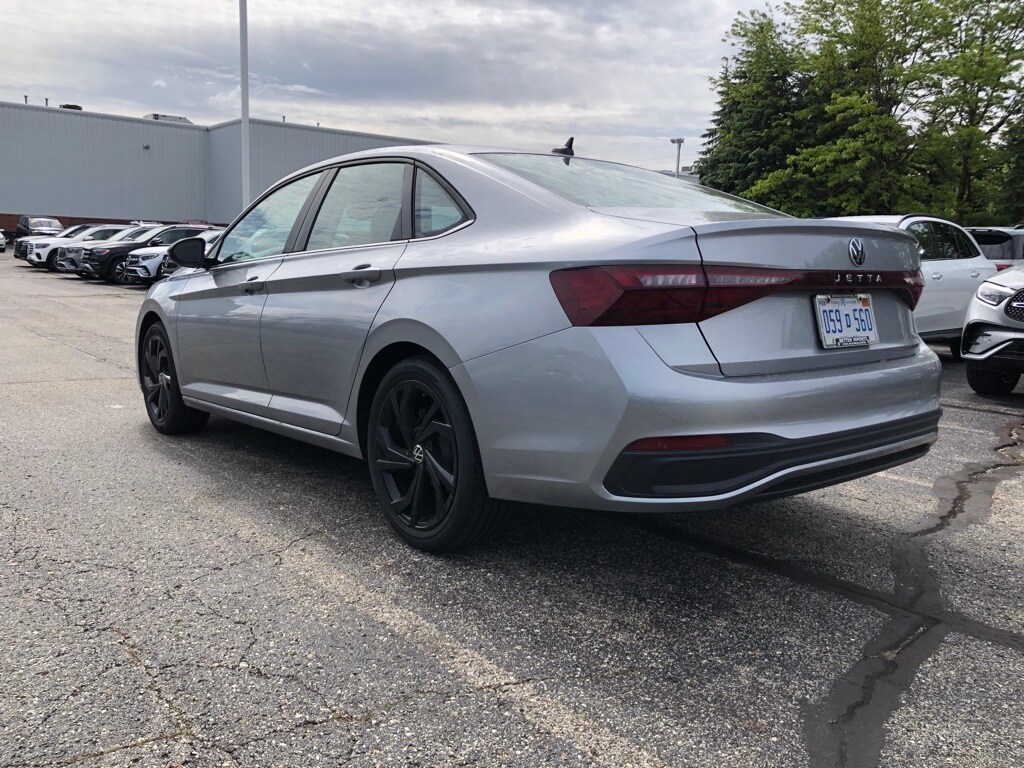 2025 Volkswagen Jetta 1.5T SE photo 4