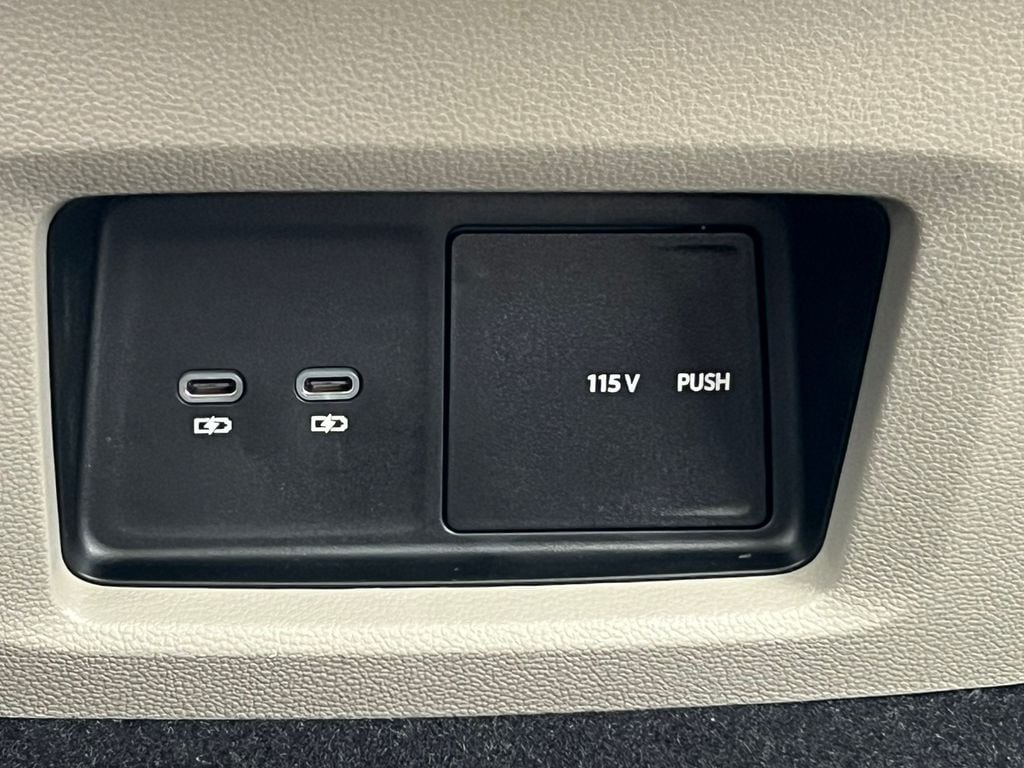 2025 Volkswagen Atlas SEL Premium R-Line - Photo 37
